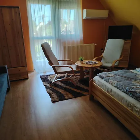 Silye Vendeghaz 霍尔托巴吉